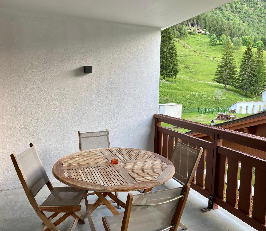 Le Refuge Des Portes Du Mont Blanc Vallorcine